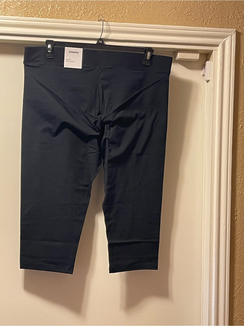 Sonoma mid rise, Capri leggings, black, size 1X